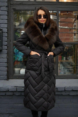 Зимний пуховик с приталенным фасоном